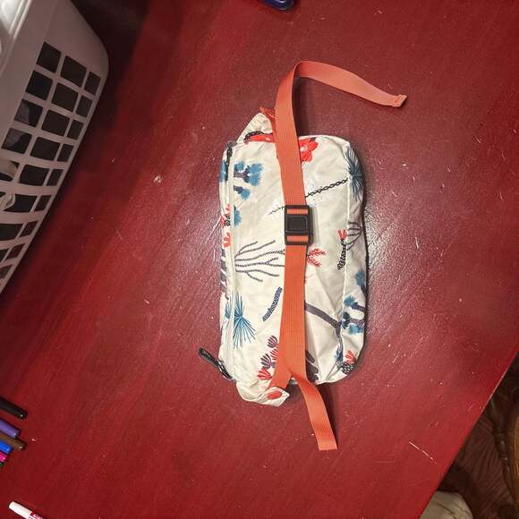 The North Face Fanorak Packable Windbreaker Jacket - Floral/Coral, Size XL - Picture 7 of 8